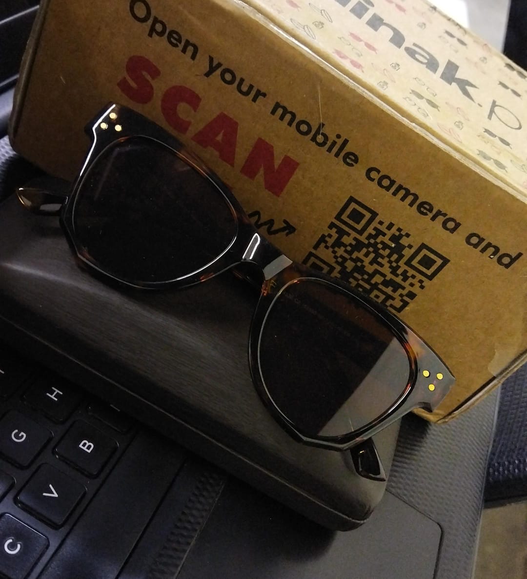 Vincent Chase Polarized Sunglasses under ₹1000!⚡Unboxing & Review | 100% UV  Protected Eyewear| - YouTube